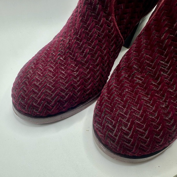 Laurence Dacade
Nikki Woven Velvet 50mm Booties Burgundy Red sz 39 - Picture 4 of 12